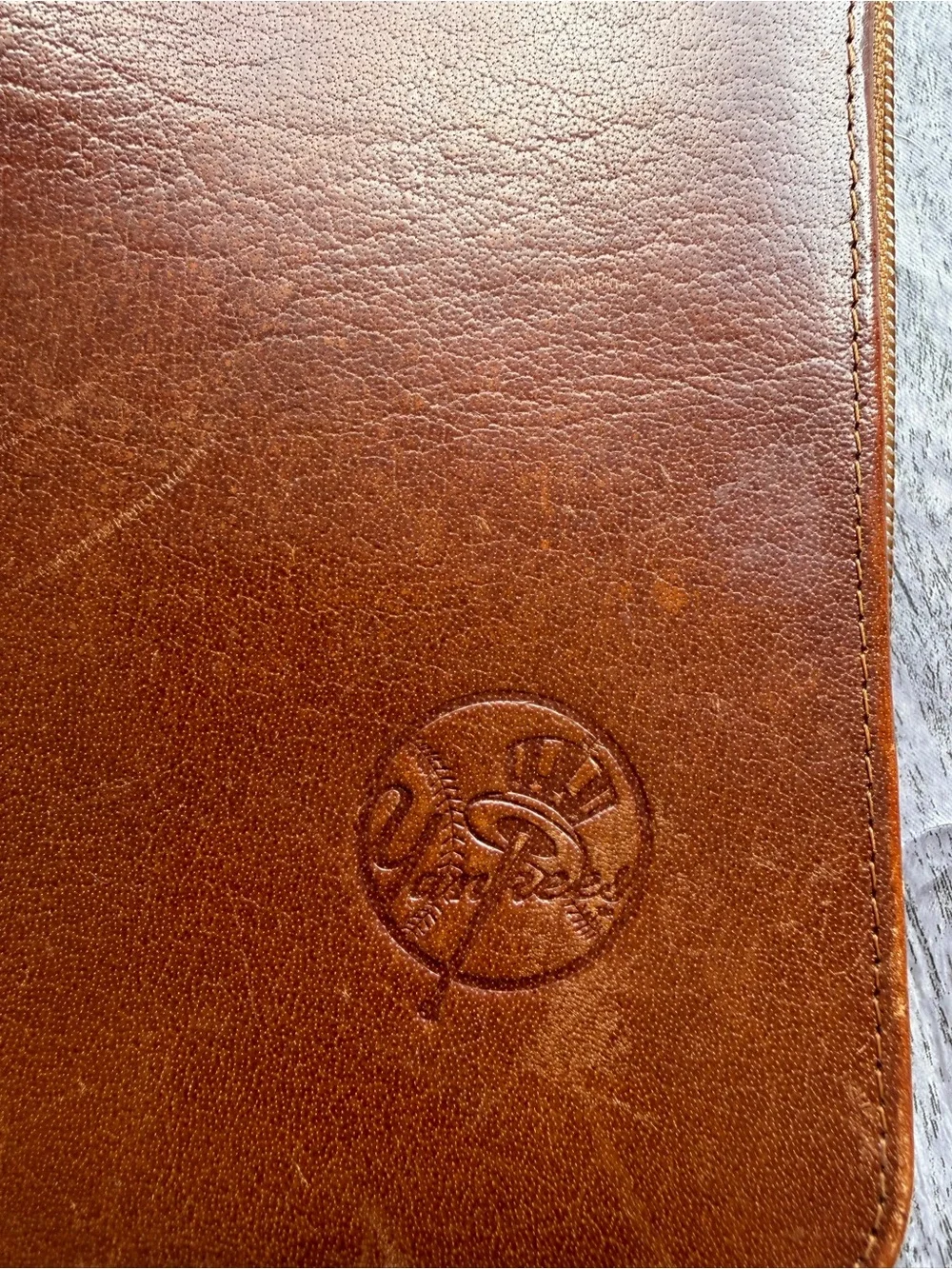 Franklin Covey Brown Leather Zip Planner Folio - New York Yankees - Compact Size